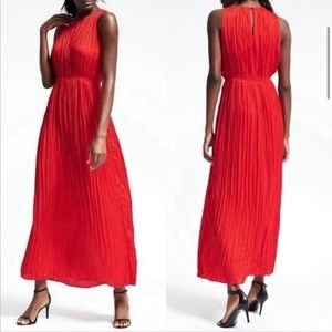 Banana Republic Gathered Pleated Maxi Sleeveless Dress True Red Women Size m